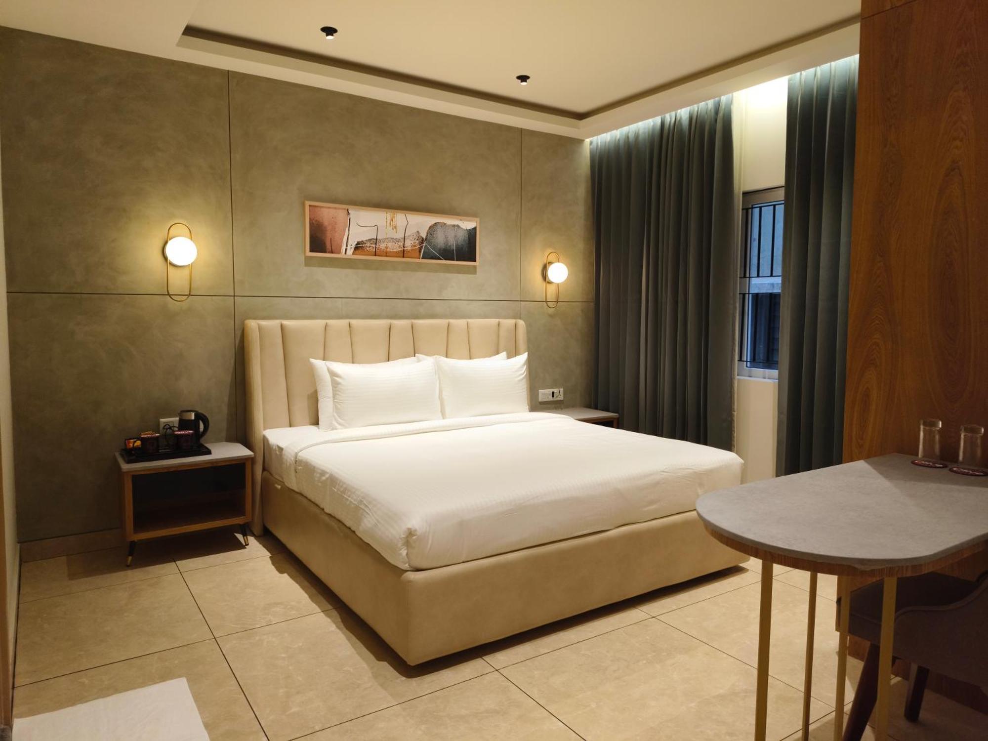 Olive Hotel Le Opera By Embassy Group Bangalore Exterior photo