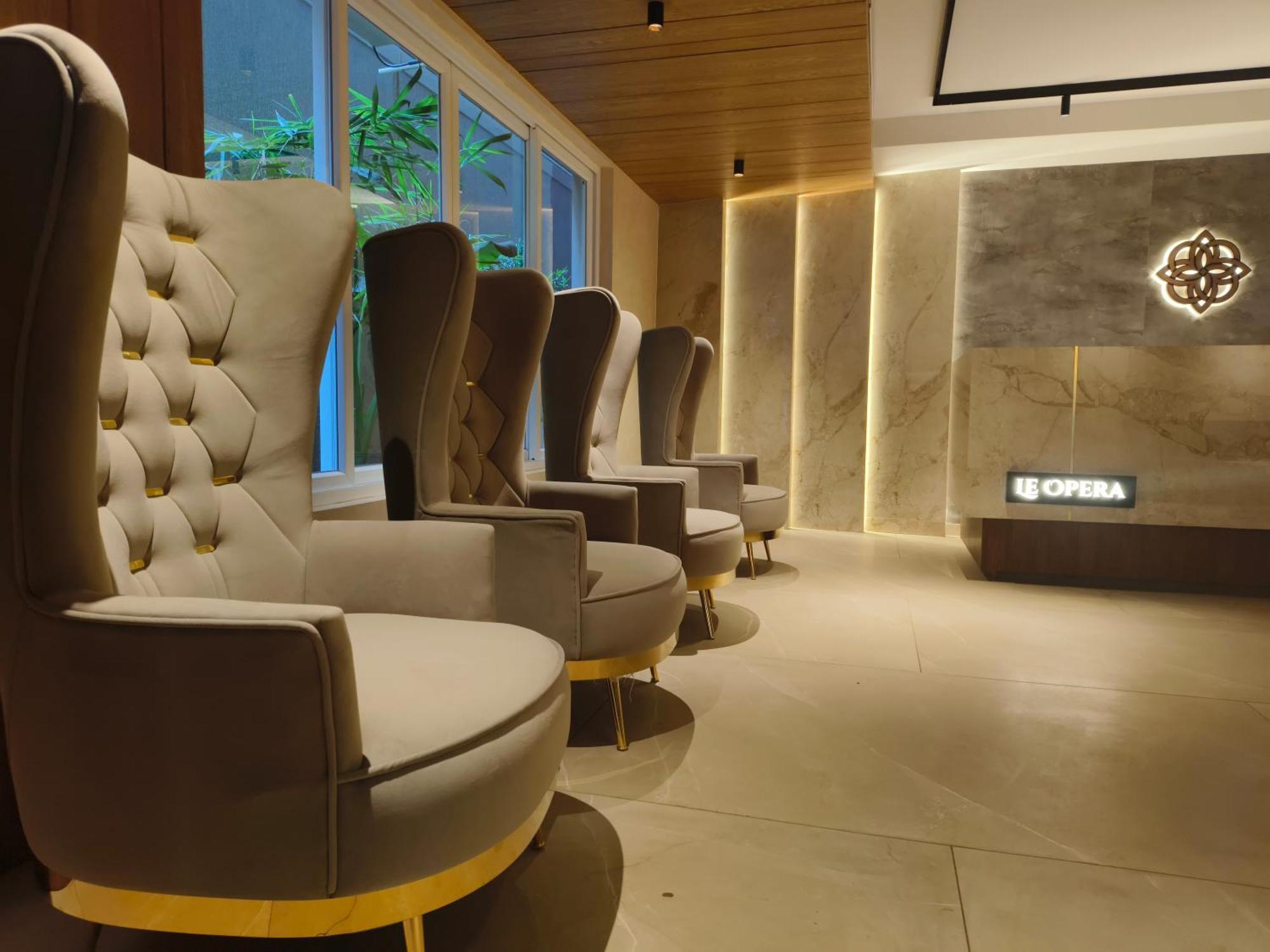 Olive Hotel Le Opera By Embassy Group Bangalore Exterior photo